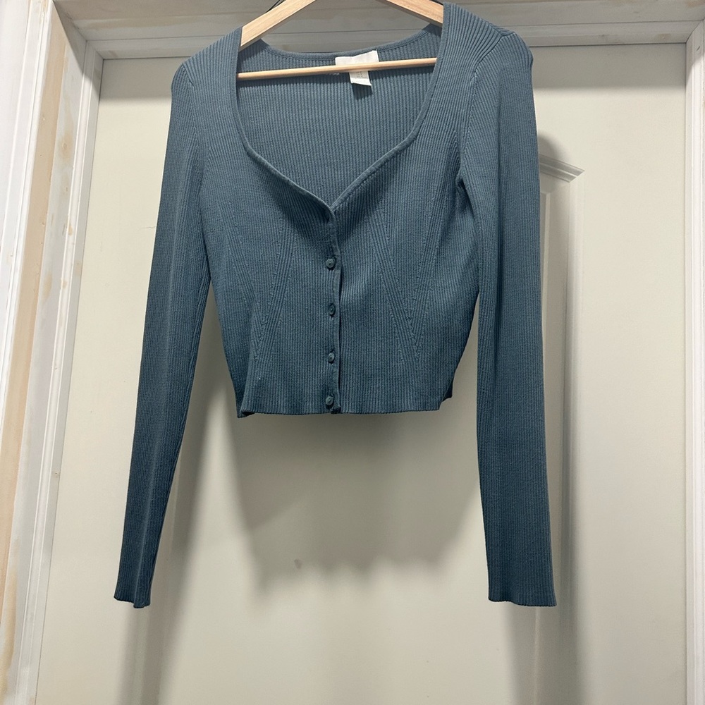 Sweater weather! Cute blue sweater.